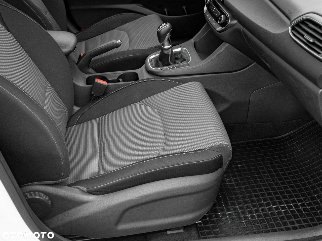 Hyundai i30 1.5 DPI Modern - 28