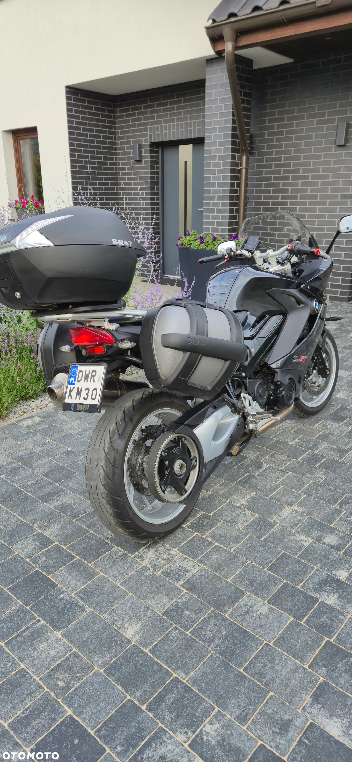 BMW F - 2