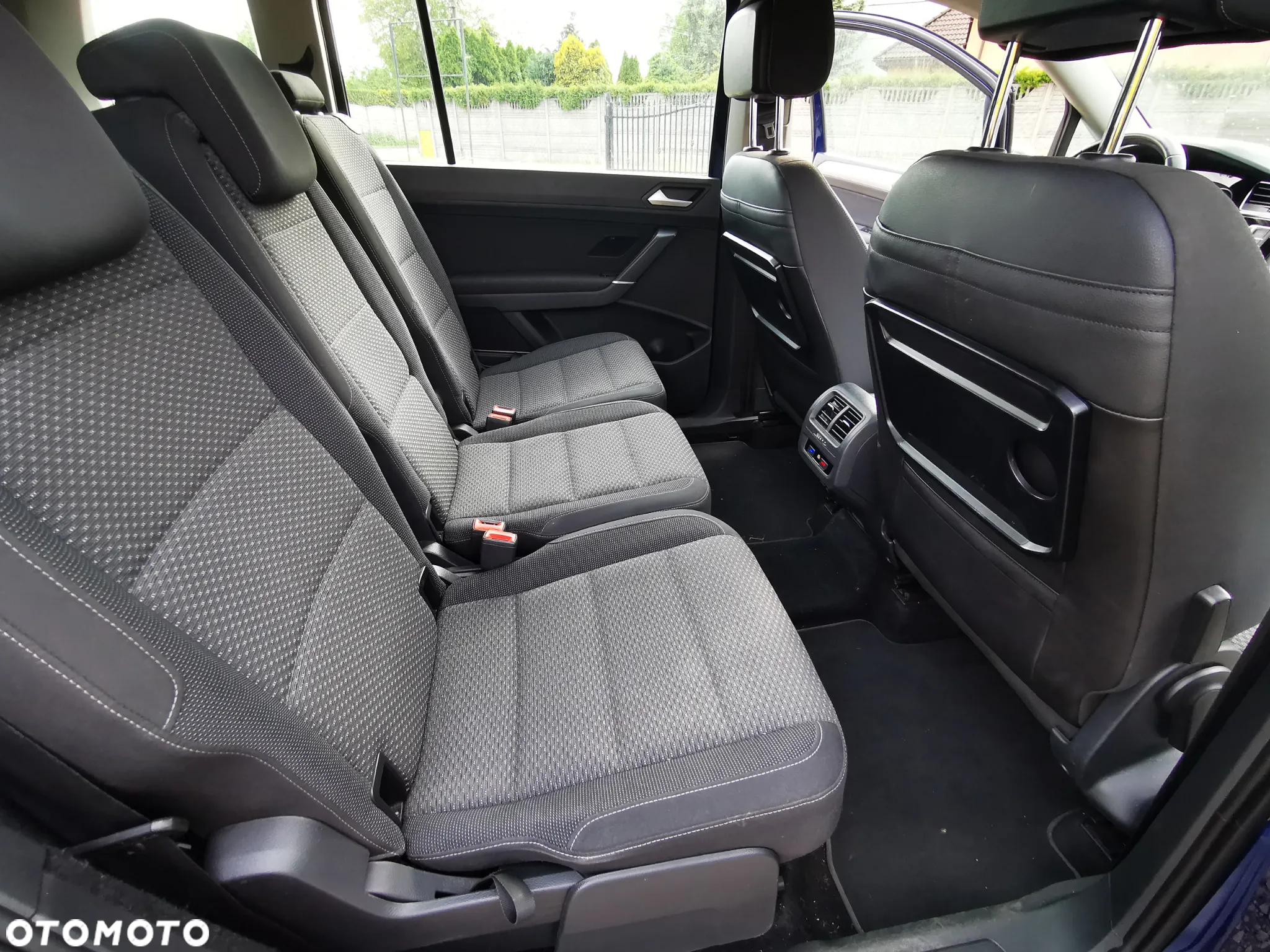 Volkswagen Touran 1.6 TDI SCR BlueMotion Technology Comfortline - 16