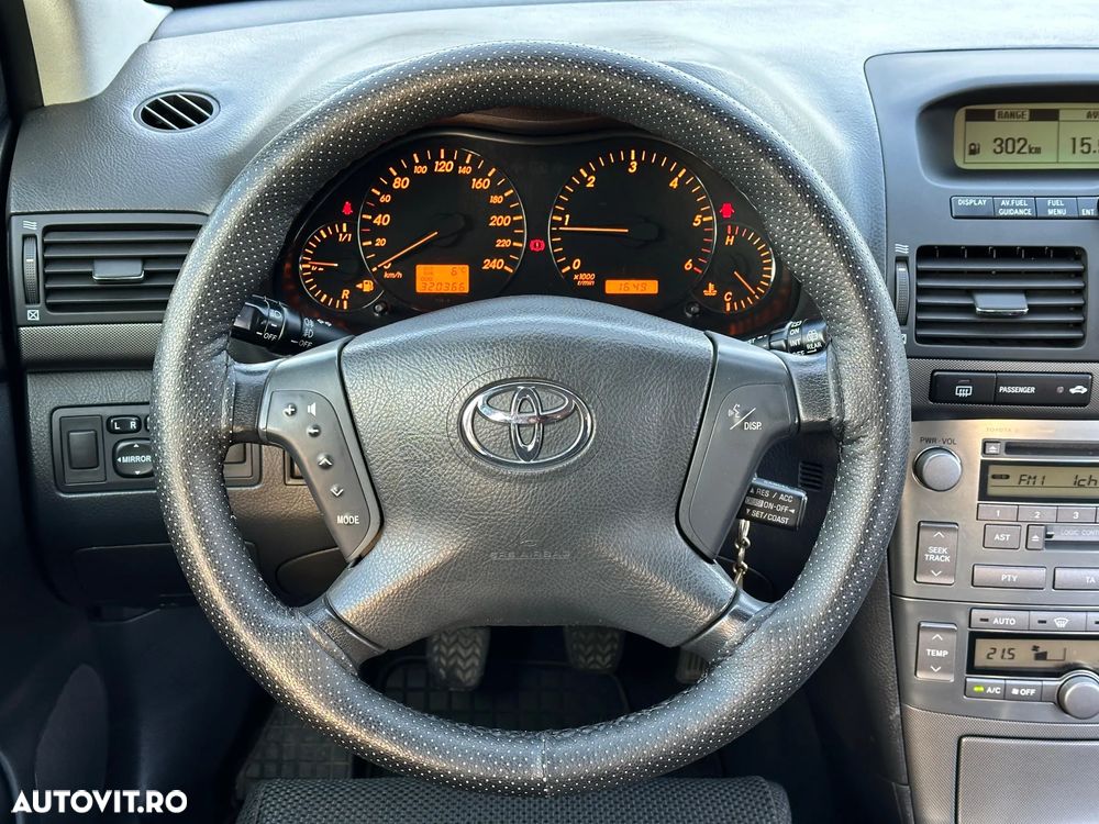 Toyota Avensis 2.0 D-4D Combi Executive - 21