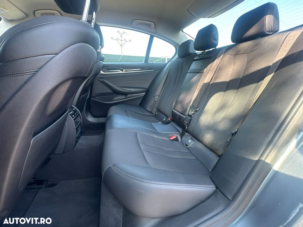 BMW Seria 5 530i Aut. Sport Line - 23
