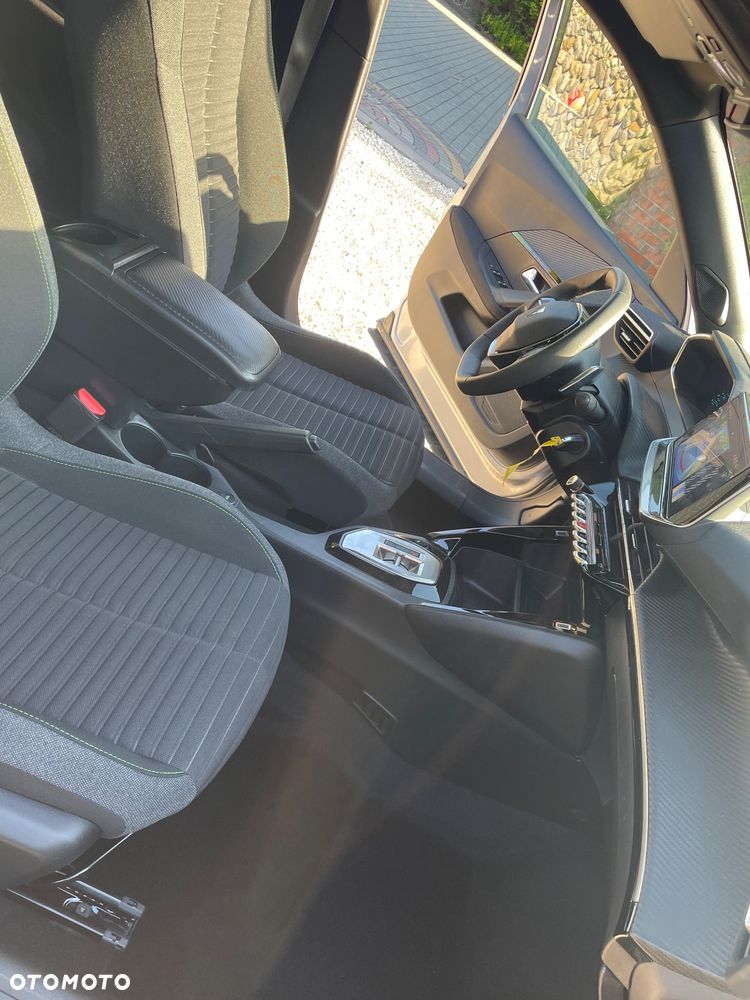 Peugeot 2008 PureTech mHEV Active e-DCS6 - 17