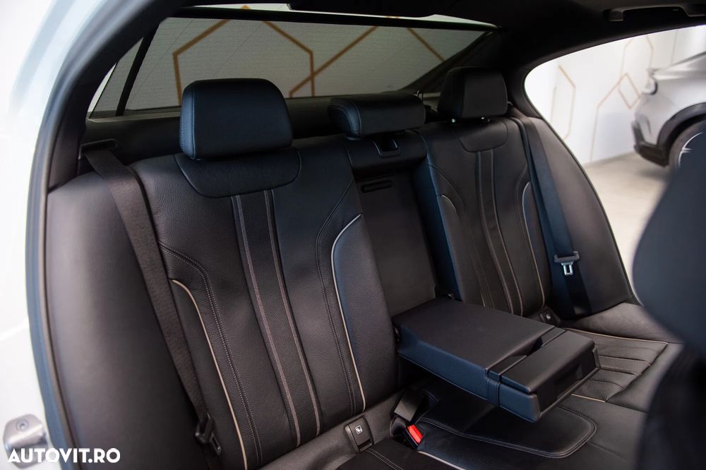 BMW Seria 5 530d xDrive AT MHEV - 8