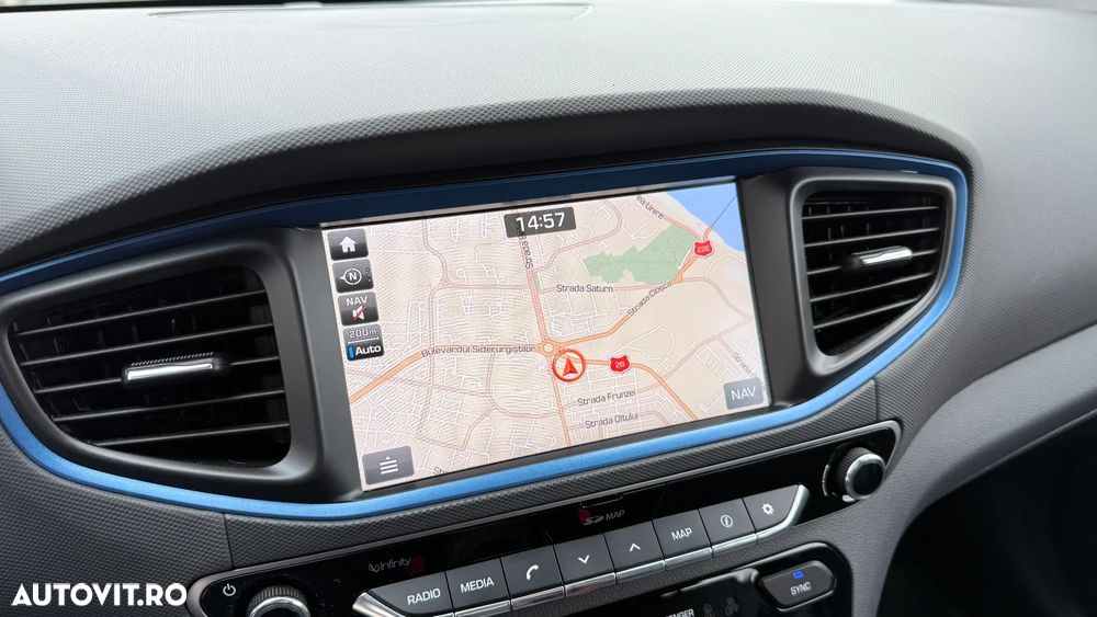 Hyundai IONIQ Hybrid 1.6 GDI Premium - 10