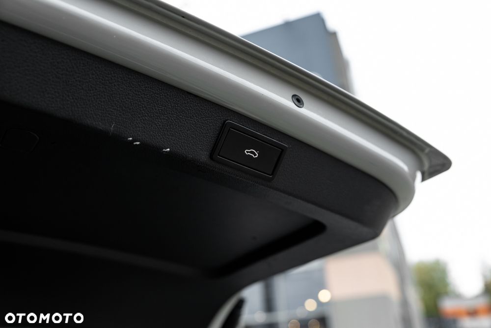 Skoda Octavia Combi 2.0 TSI (Green tec) DSG RS - 16