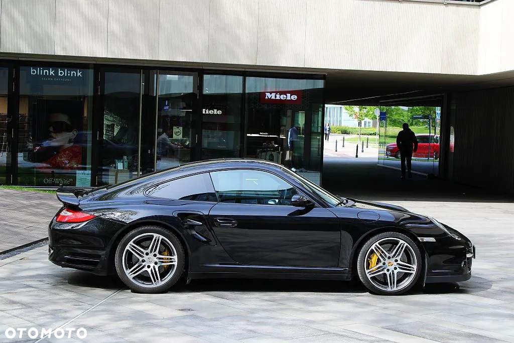 Porsche 911 Turbo - 6