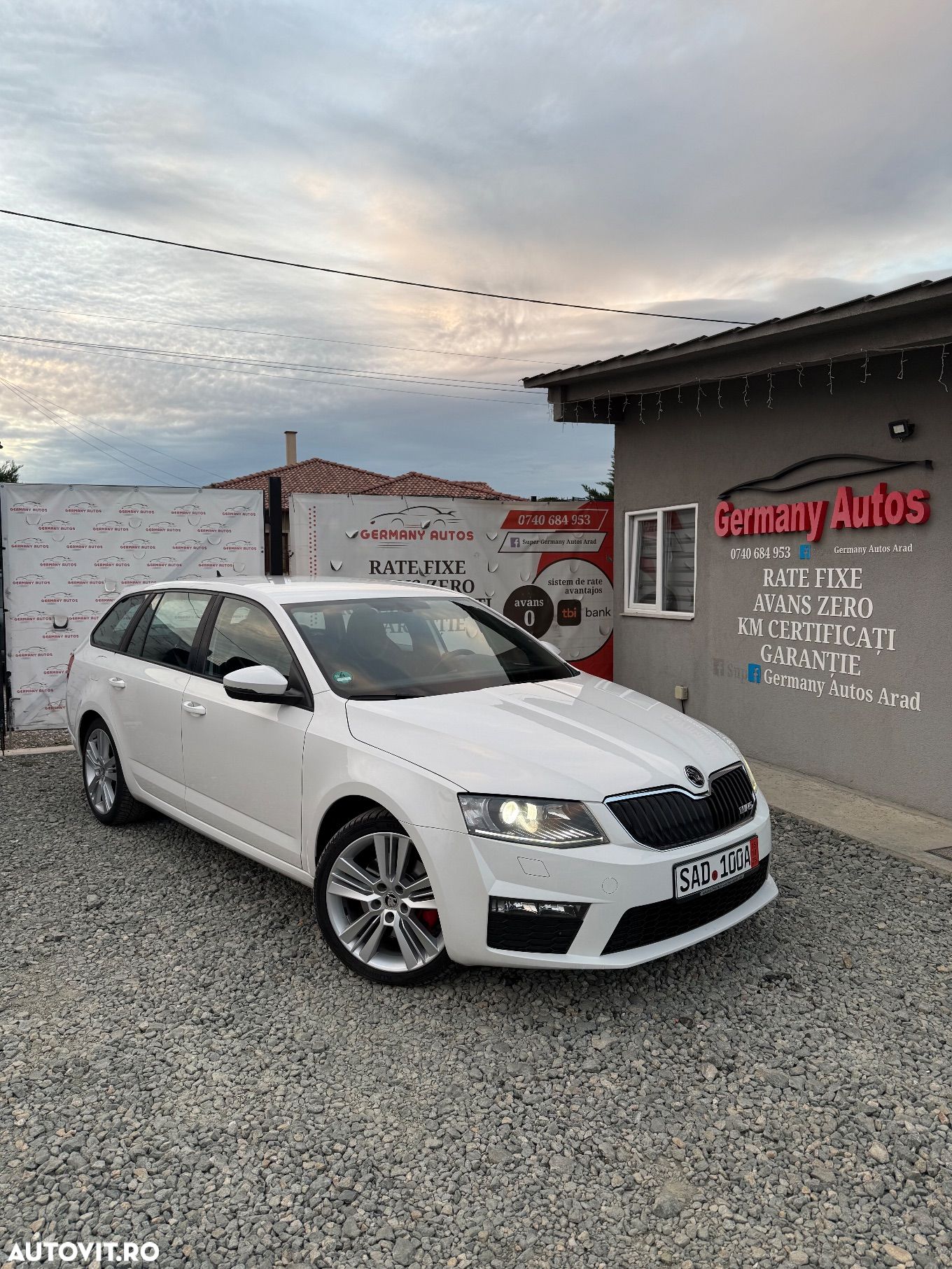Skoda Octavia 2.0 TDI DSG RS - 1