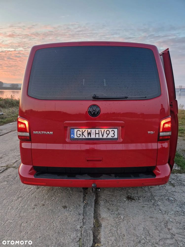 Volkswagen Multivan - 10