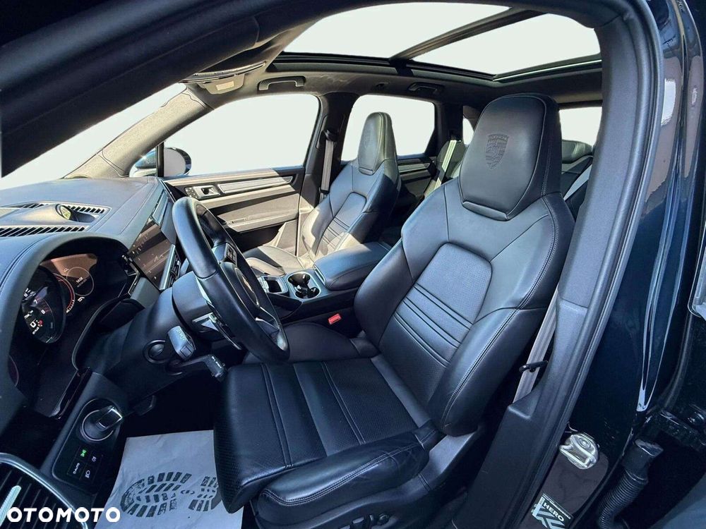 Porsche Cayenne - 9