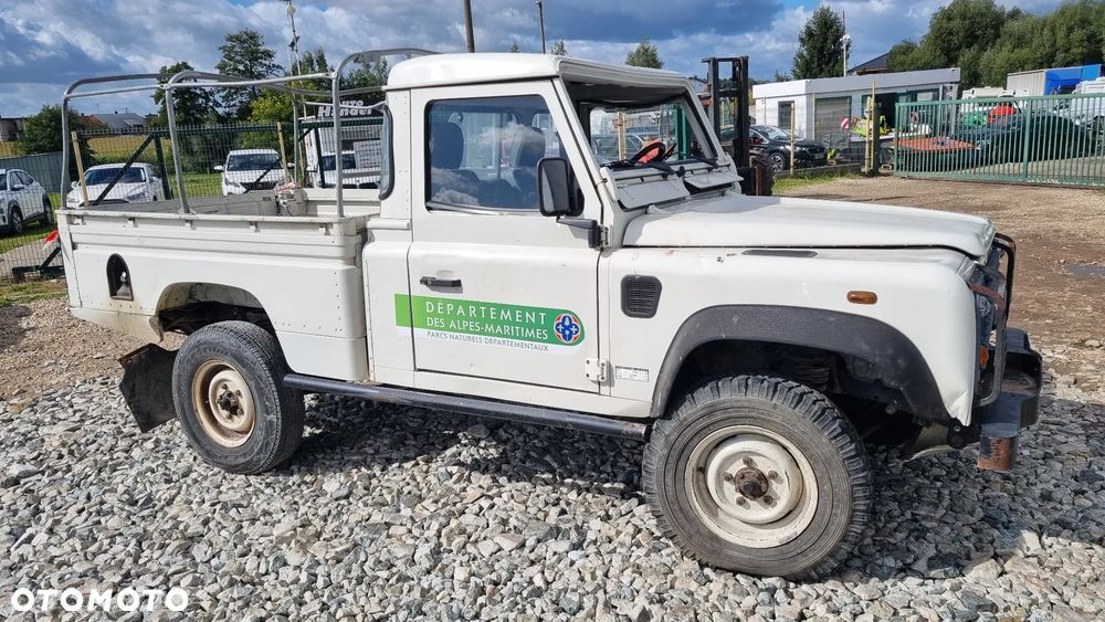 Land Rover Defender - 2