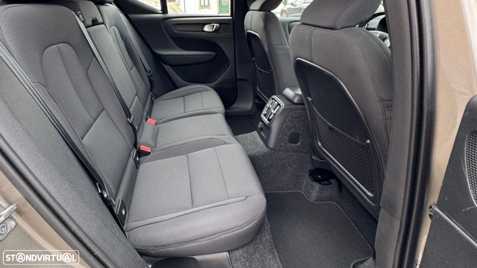 Volvo XC 40 1.5 T5 PHEV Momentum Plus - 16