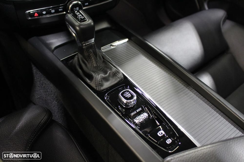 Volvo XC 60 D4 Geartronic Momentum - 28