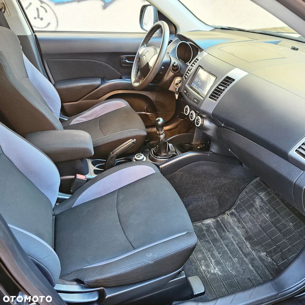 Mitsubishi Outlander - 15