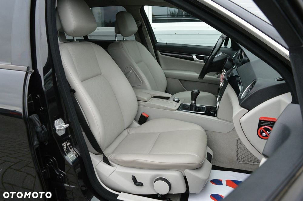 Mercedes-Benz Klasa C - 25