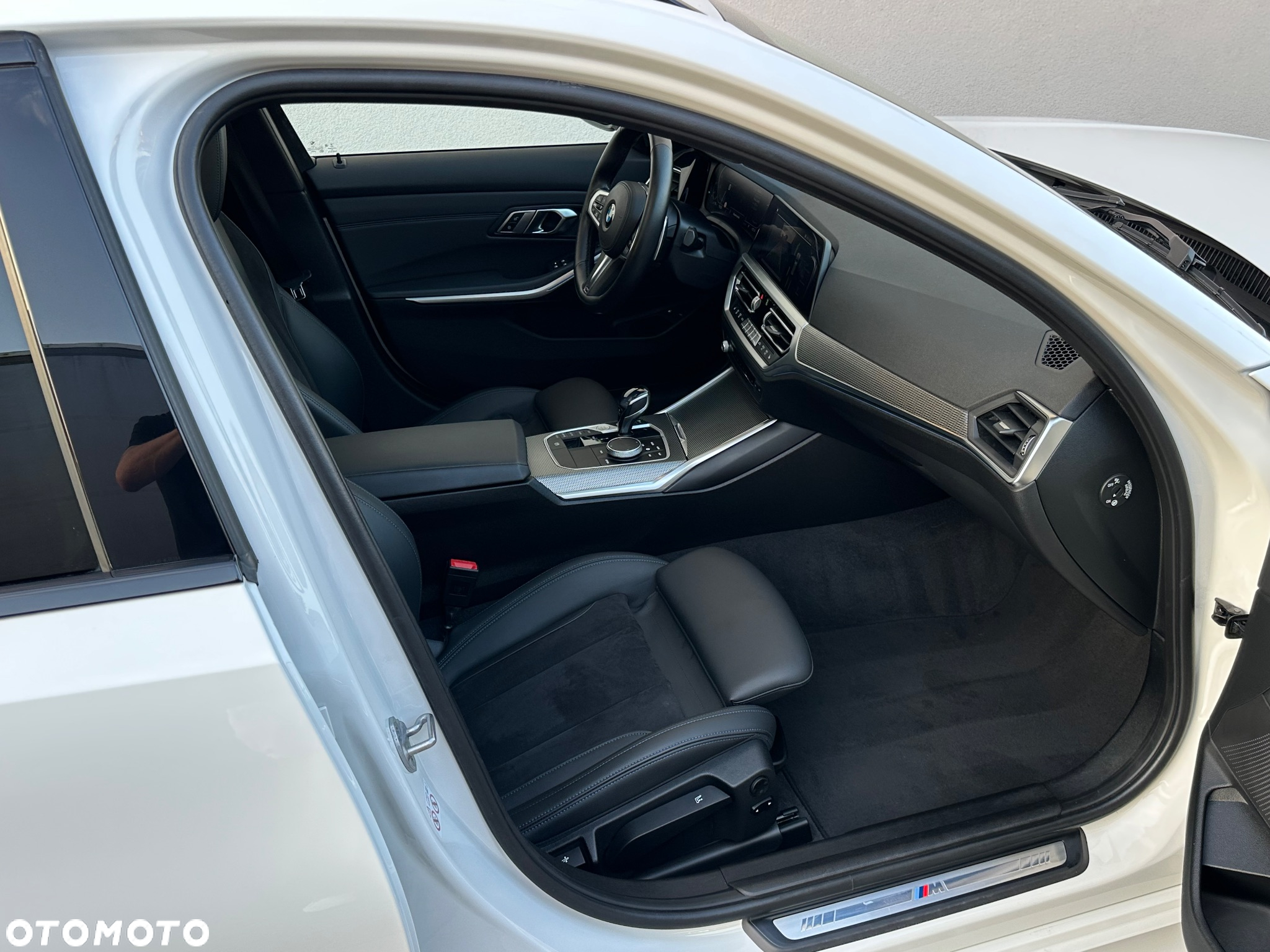 BMW Seria 3 330e PHEV M Sport sport - 24