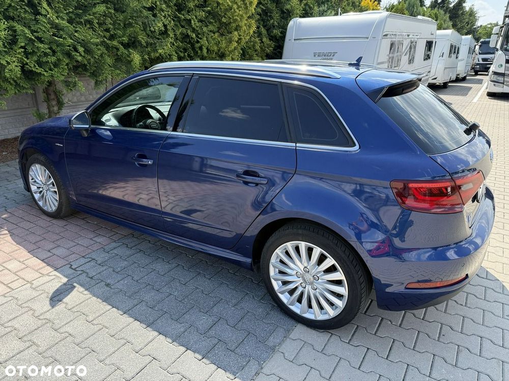 Audi A3 Sportback - 1