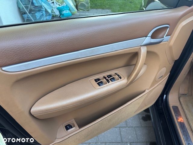 Porsche Cayenne Tiptronic S GTS - 10