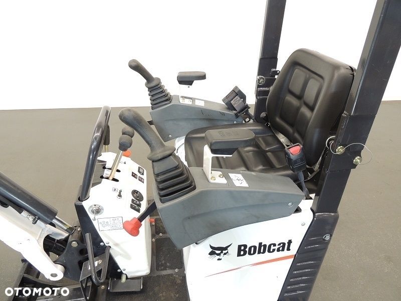 Bobcat E10 - 5