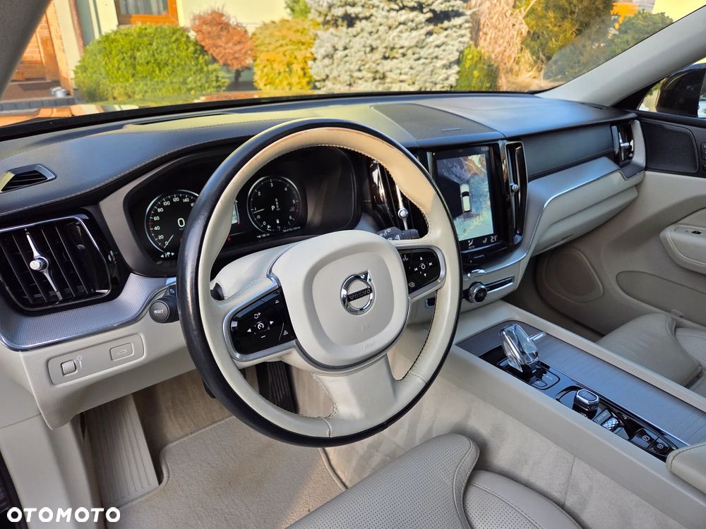 Volvo XC 60 D5 AWD Geartronic Inscription - 21