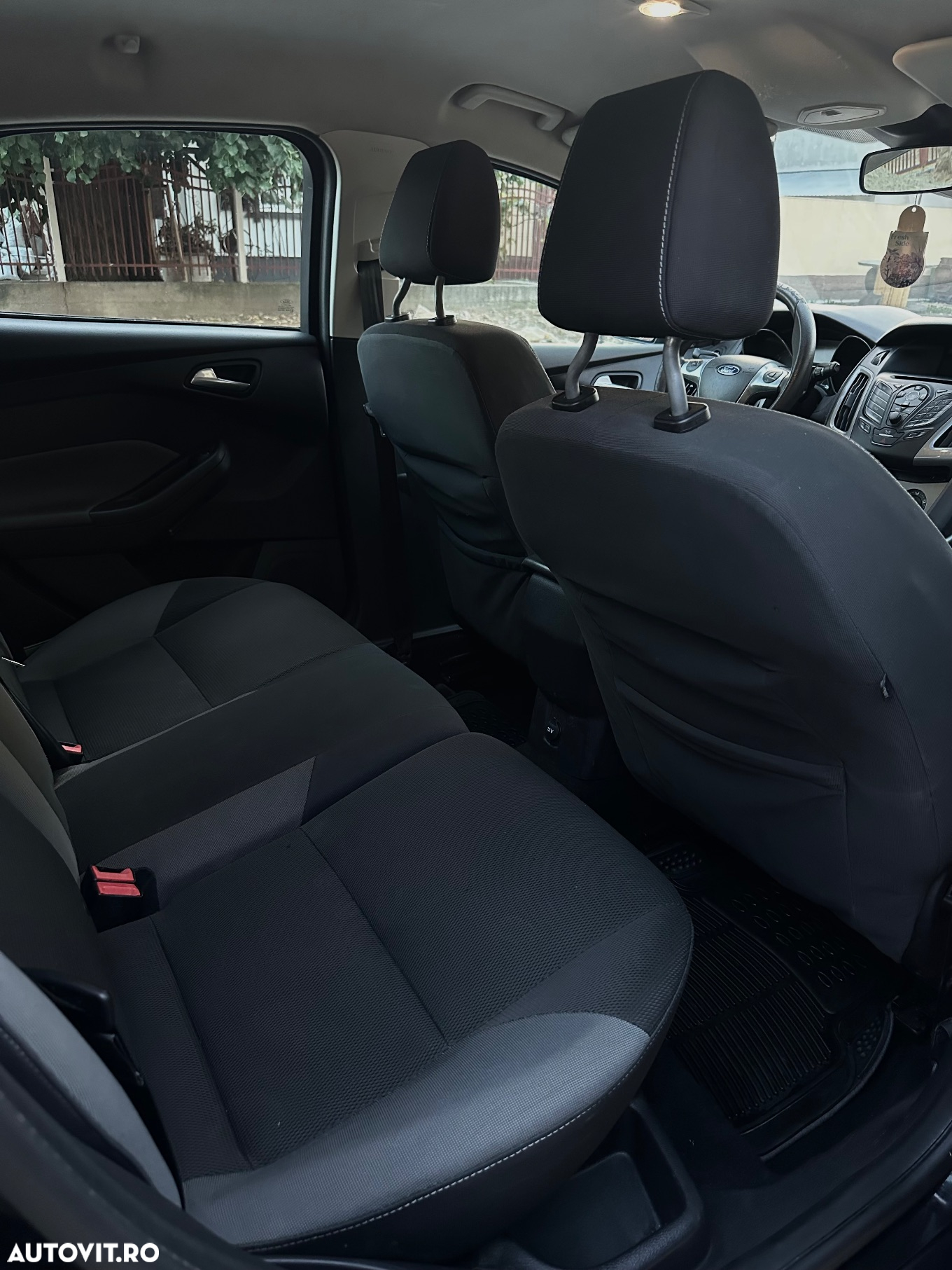 Ford Focus 1.6 TDCi DPF Start-Stopp-System SYNC Edition - 9