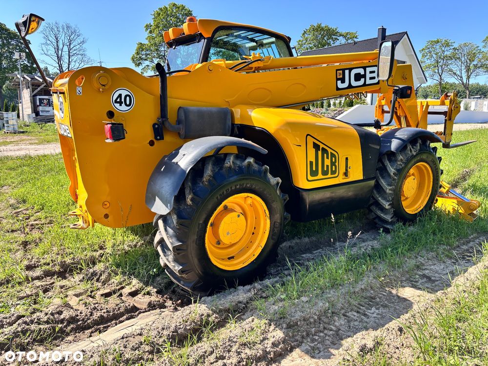 JCB - 10