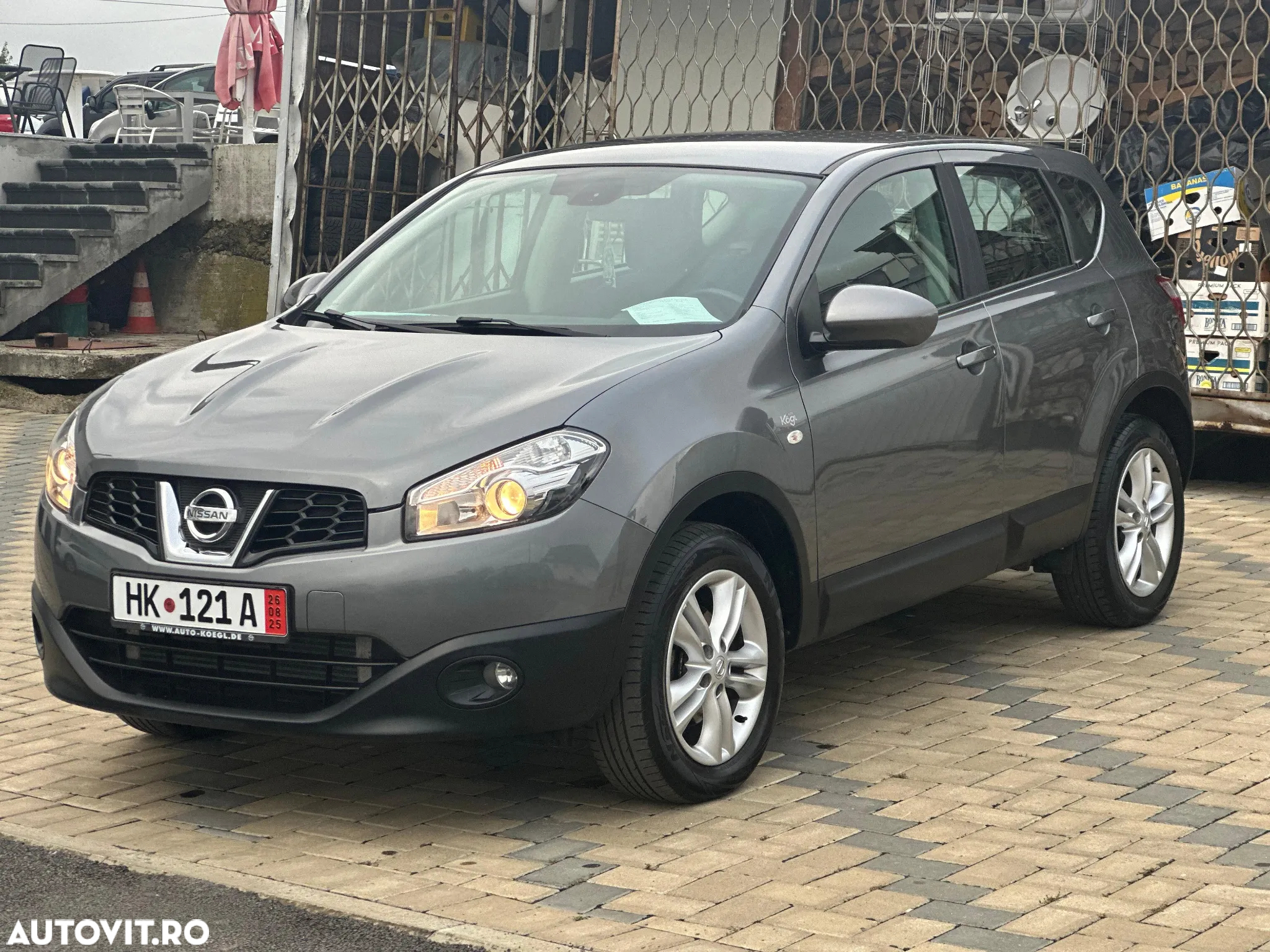 Nissan Qashqai - 2