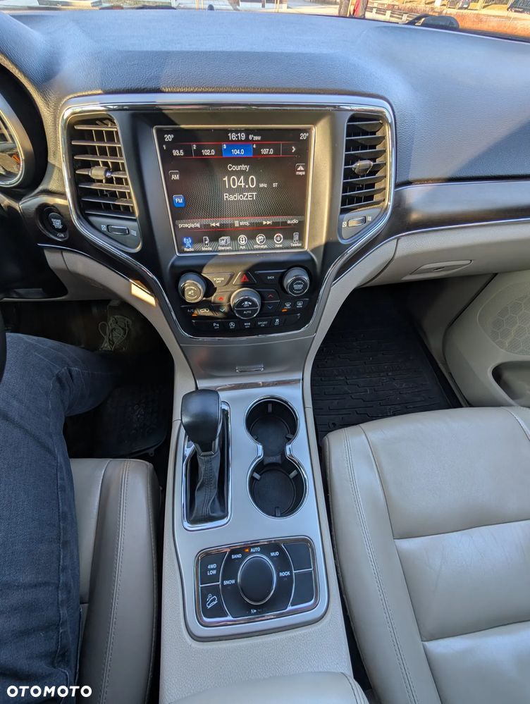 Jeep Grand Cherokee - 14
