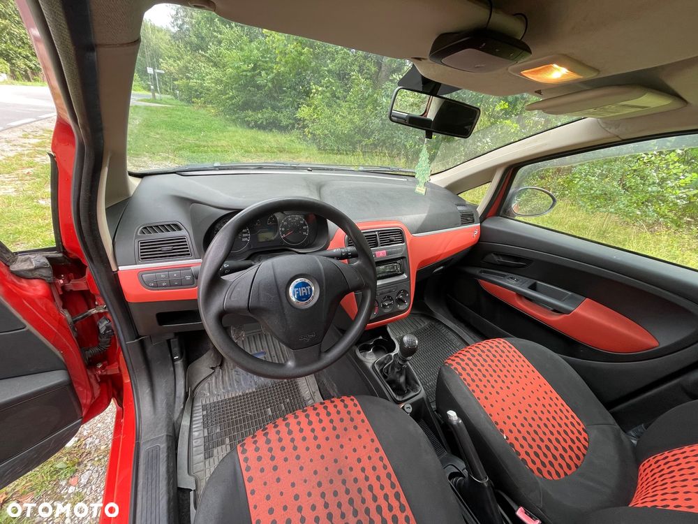 Fiat Grande Punto - 10
