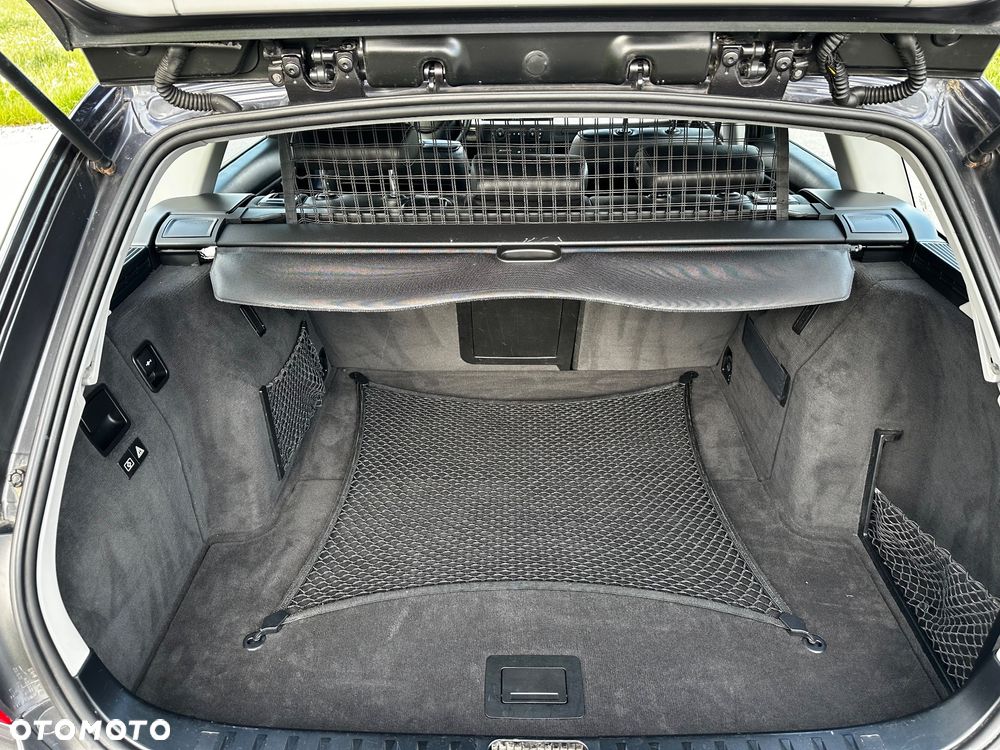 BMW Seria 3 330xi Touring - 13