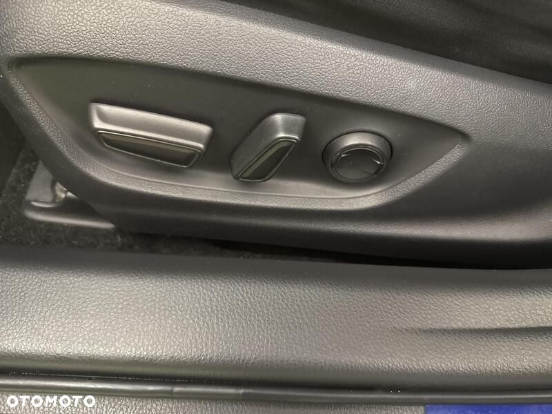 Toyota Camry 2.5 Hybrid Comfort CVT - 19