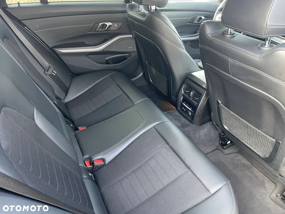 BMW Seria 3 320d - 18