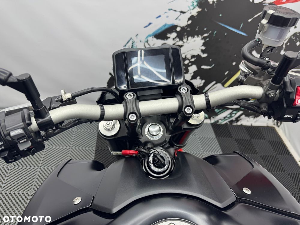 Yamaha MT - 30