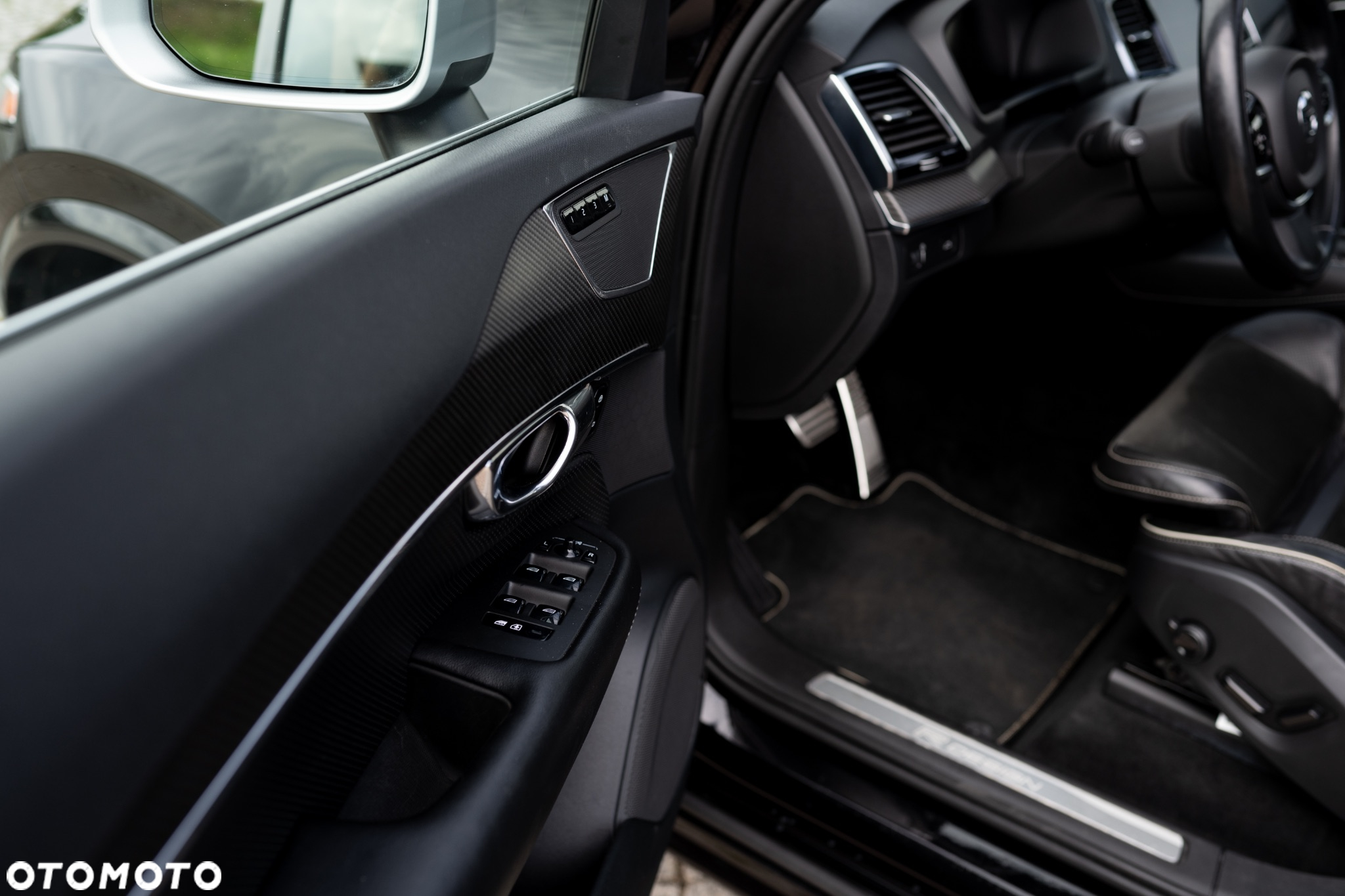Volvo XC 90 T6 AWD R-Design 7os - 28