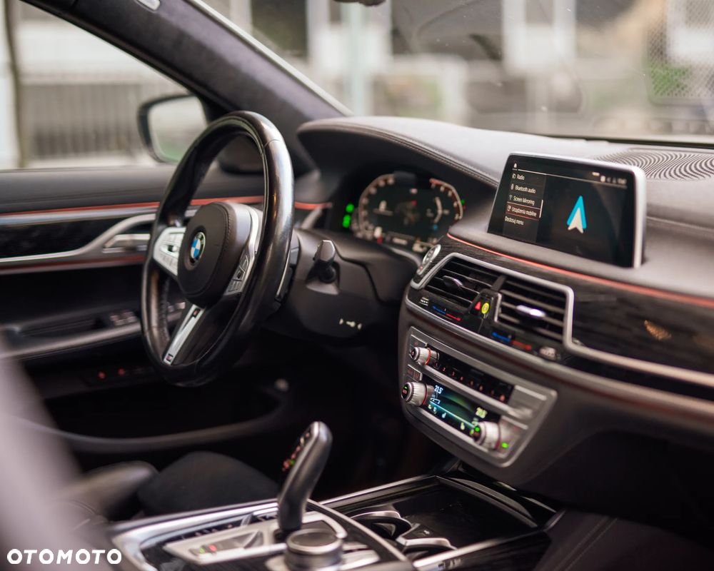 BMW Seria 7 740Li sport - 11