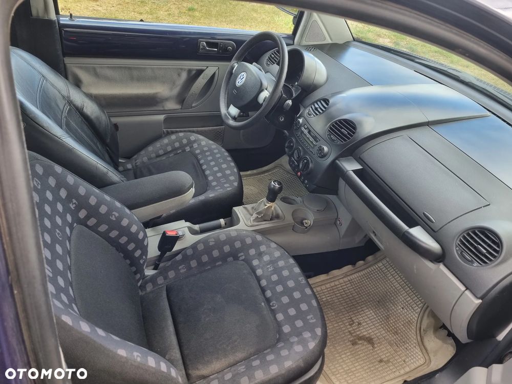 Volkswagen New Beetle - 13