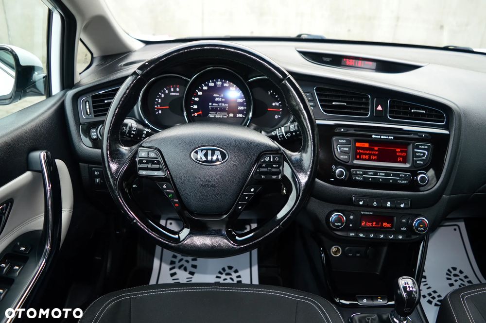 Kia Ceed - 15