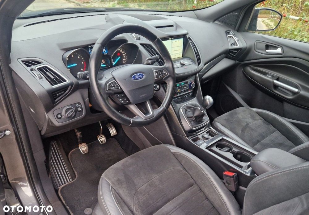 Ford Kuga 2.0 TDCi 4x4 ST-Line - 19