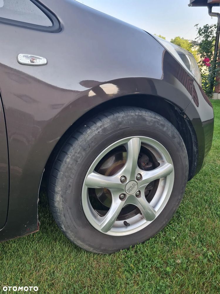 Kia Rio - 6