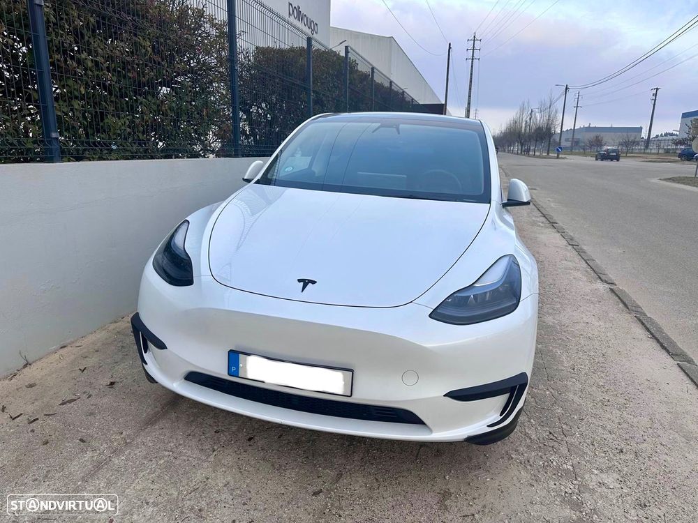 Tesla Model Y - 1