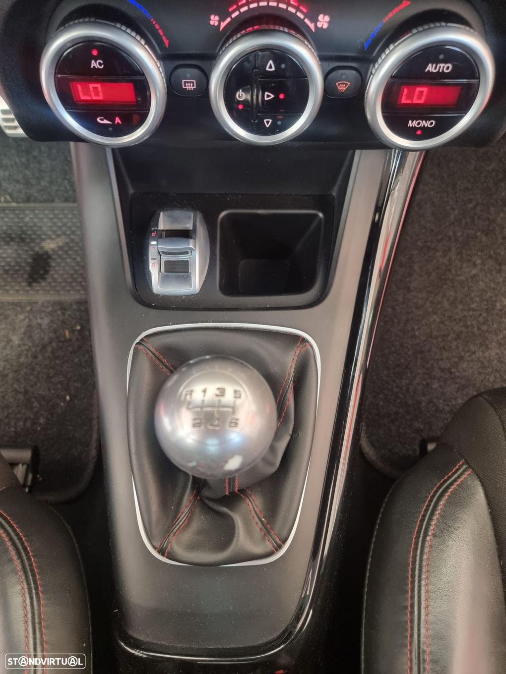 Alfa Romeo Giulietta 2.0 JTDm Distinctive - 18