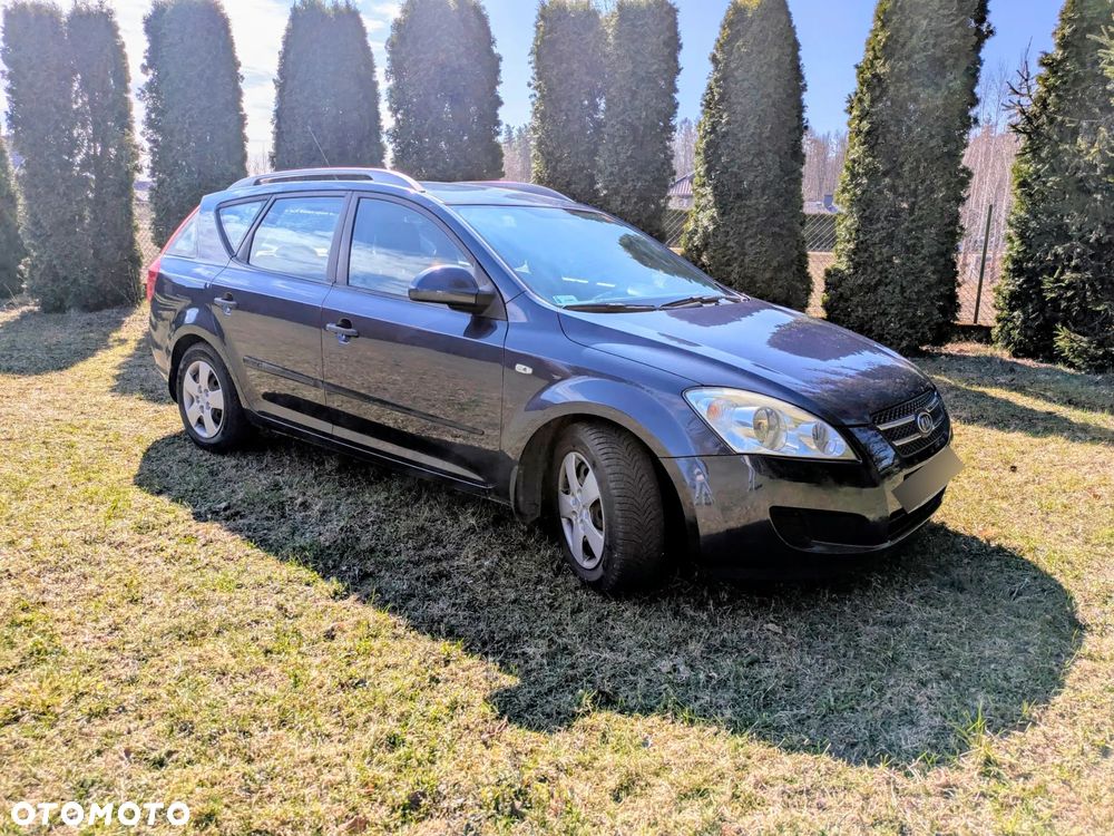 Kia Ceed 1.6 Crdi Comfort - 1