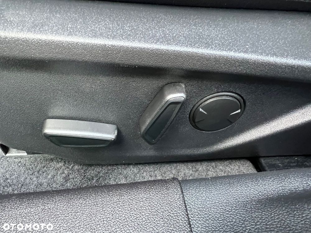 Ford Focus 2.0 EcoBlue ST-Line - 23