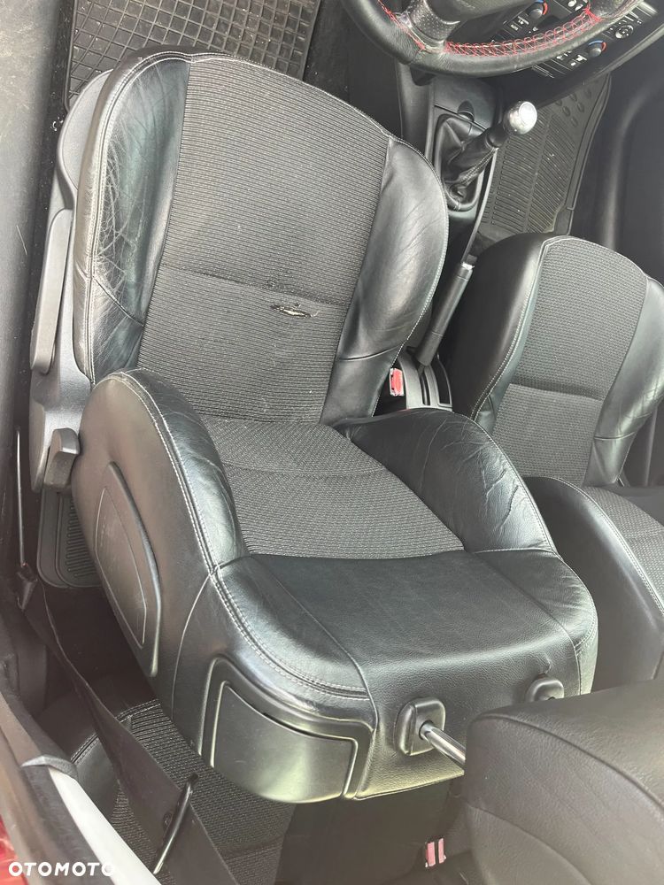Peugeot 207 1.6 HDi 16V Speed - 28