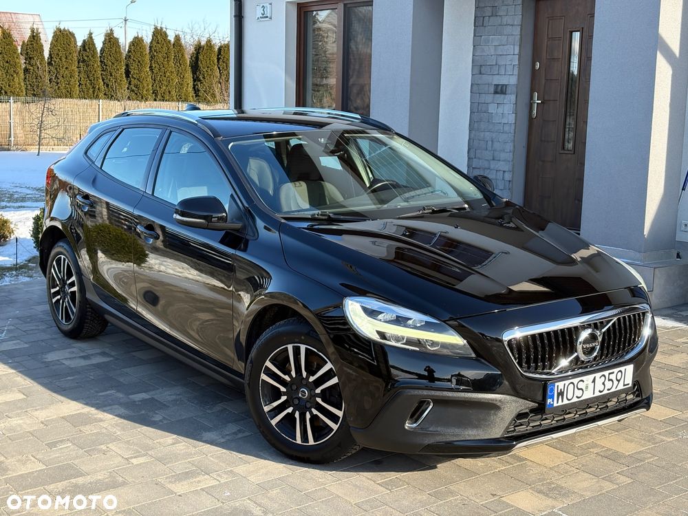 Volvo V40 Cross Country D2 Momentum - 1