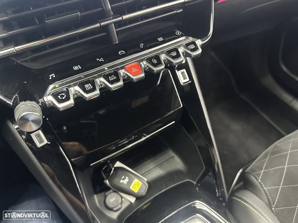 Peugeot e-2008 50 kWh GT Pack - 34