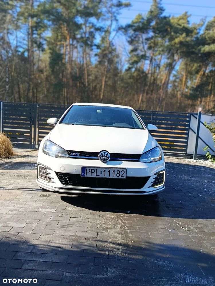 Volkswagen Golf - 26