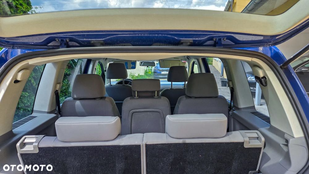 Volkswagen Touran 2.0 TDI DPF Highline - 8