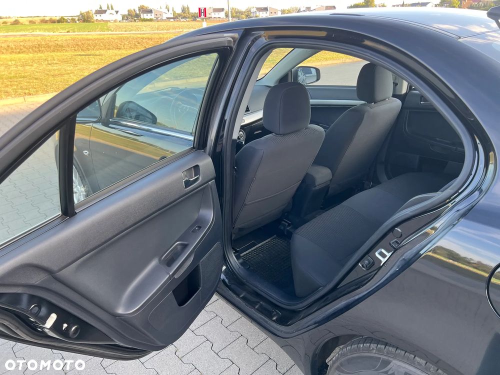 Mitsubishi Lancer 1.6 Invite - 15