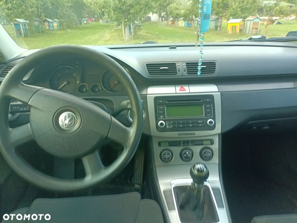 Volkswagen Passat - 4