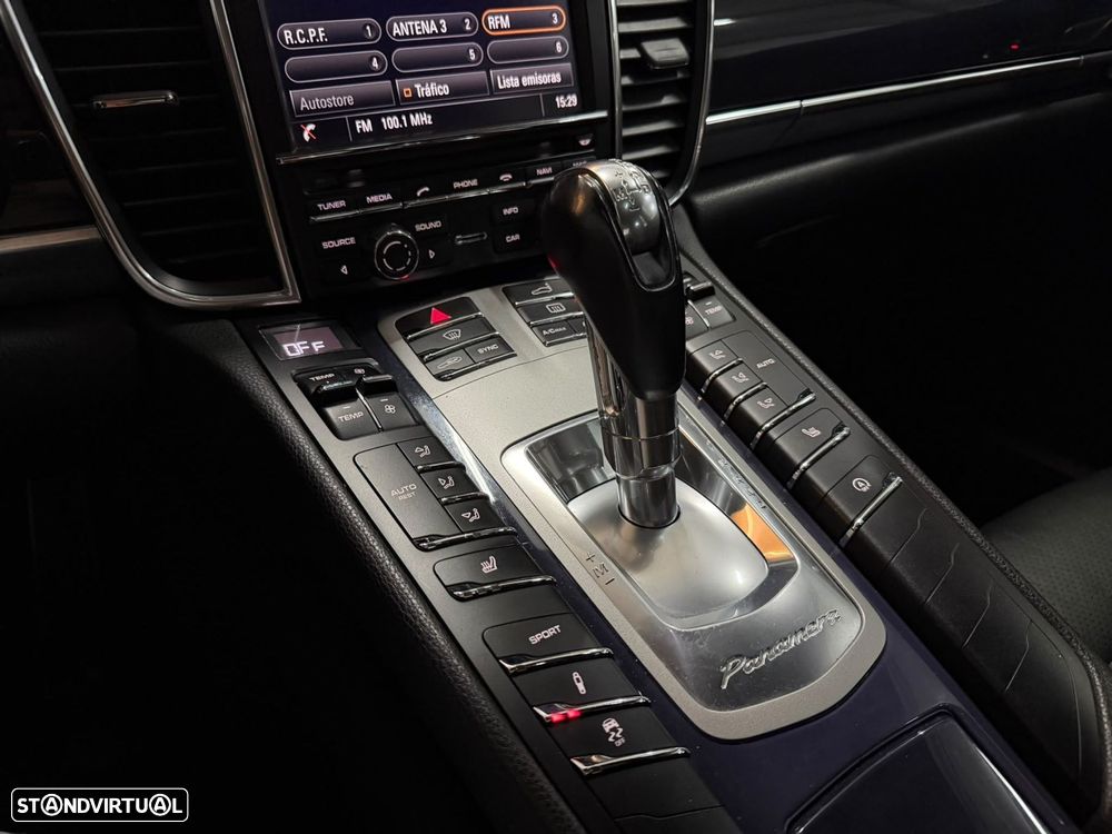 Porsche Panamera Platinum Edition - 26